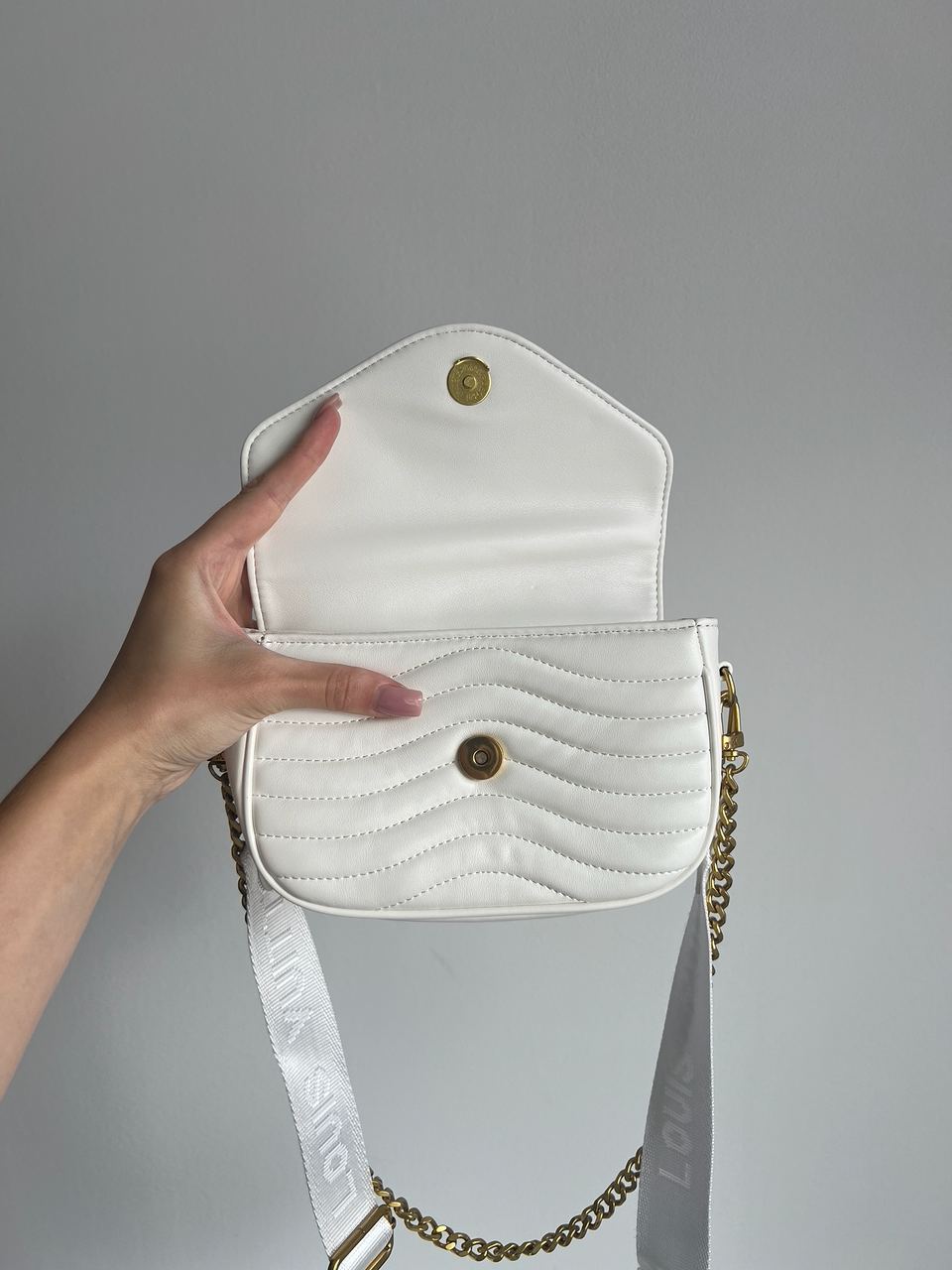 Louis Vuitton New Wave Multi Pochette Bag White/Gold - 9