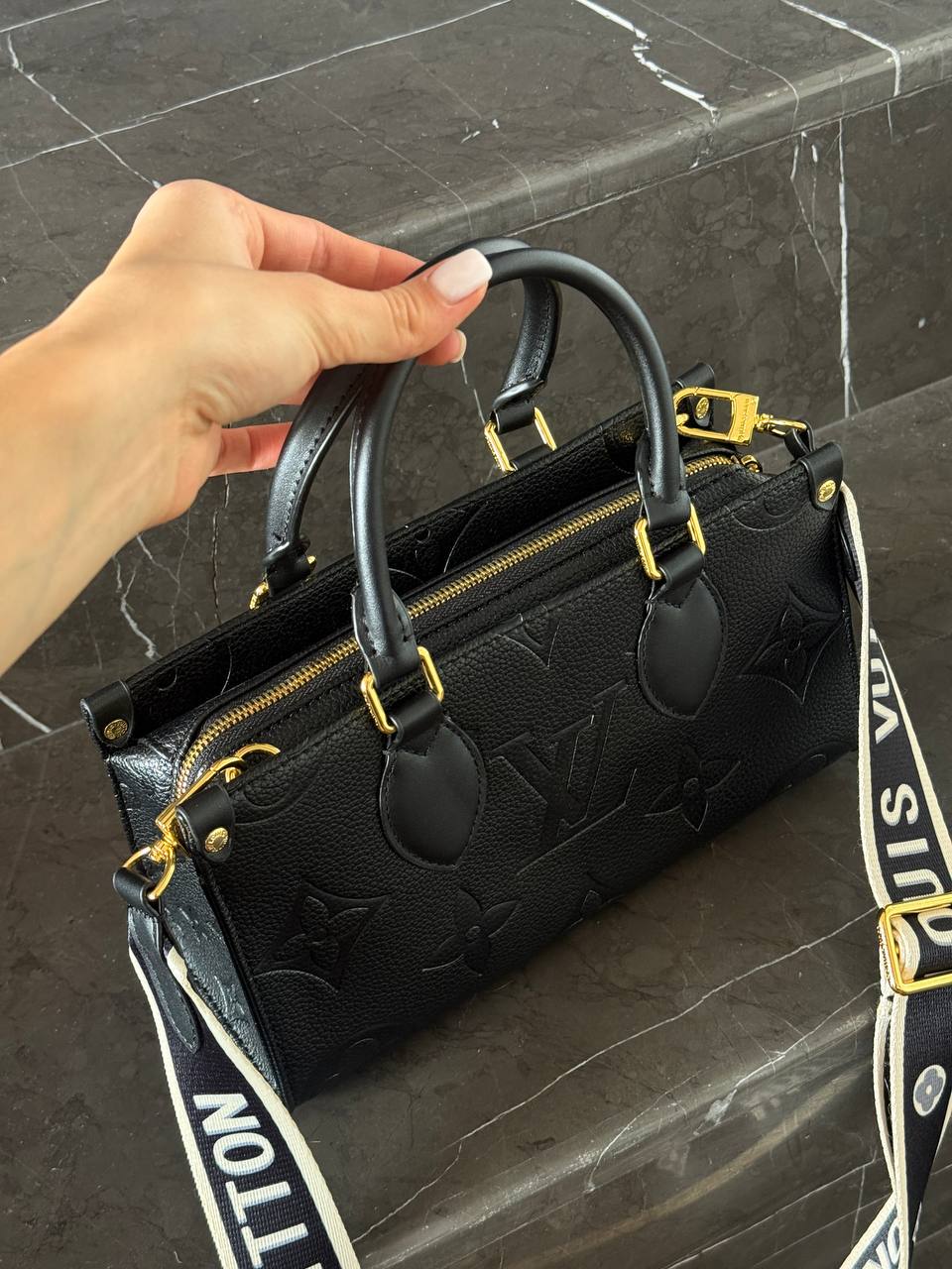 Louis Vuitton OnTheGo PM handbag in black Monogram Empreinte leather - 5