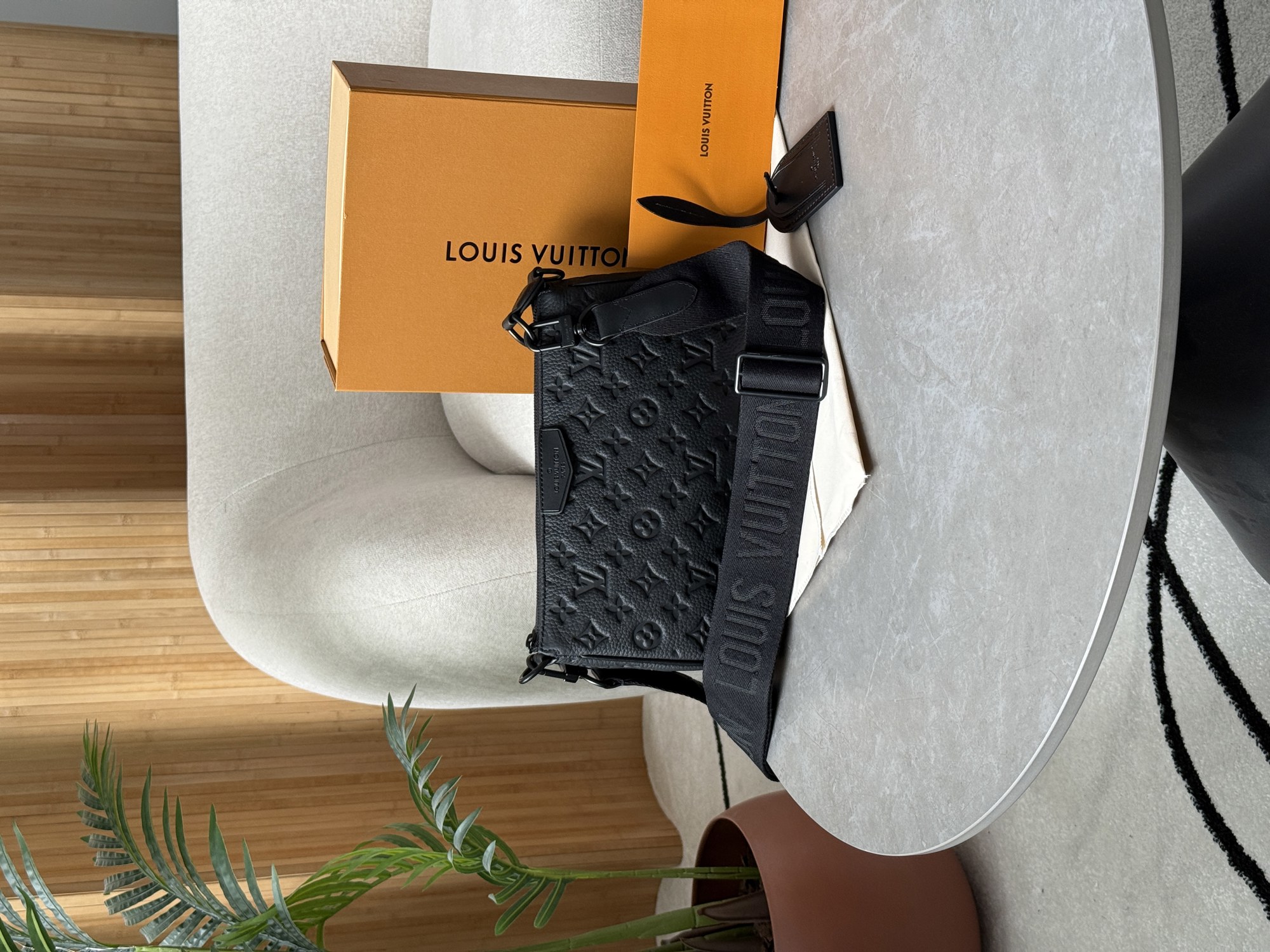 Louis Vuitton Pochette Accessoire XL Monogram Embossed Leather - 11