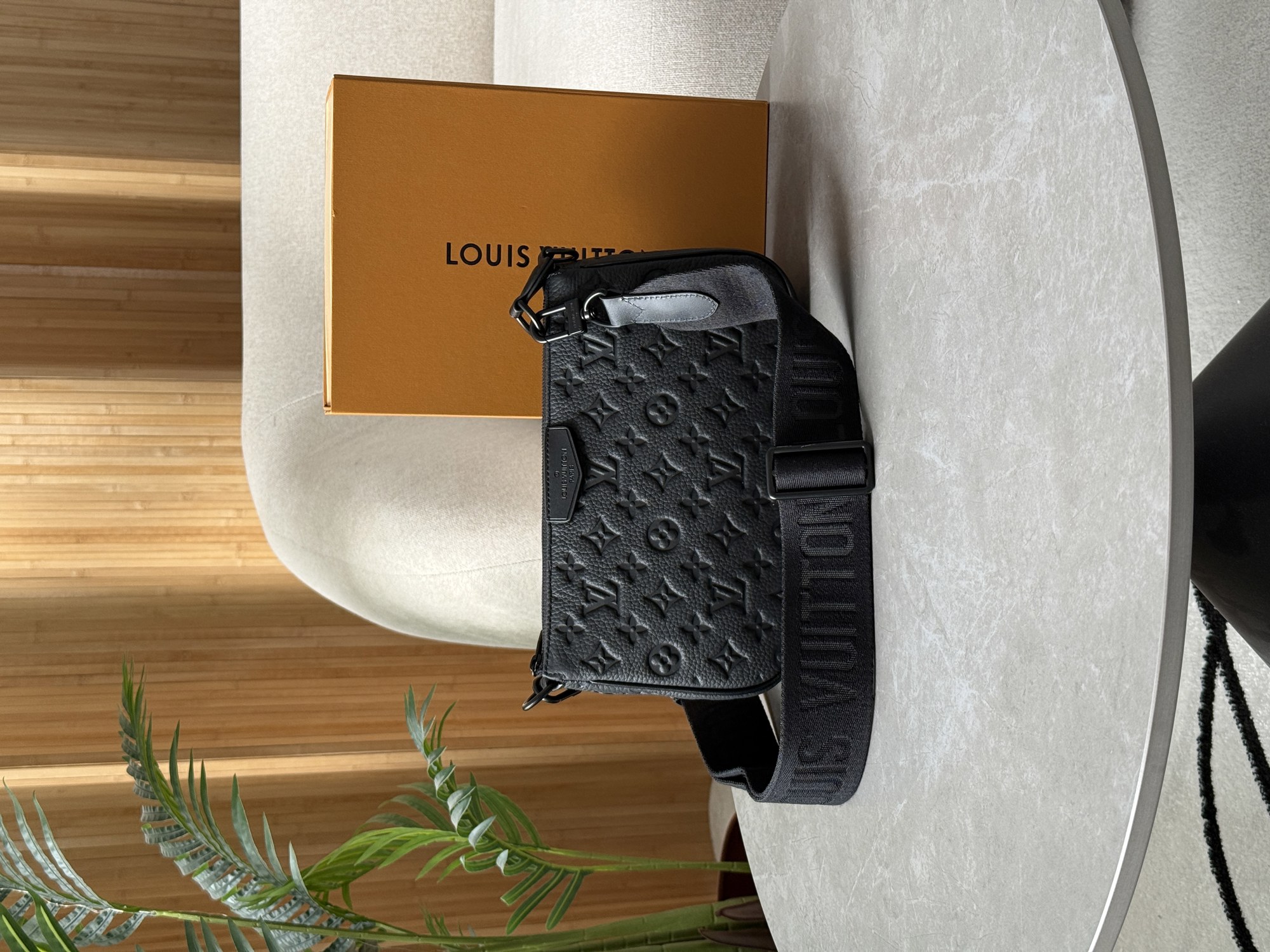 Louis Vuitton Pochette Accessoire XL Monogram Embossed Leather - 12