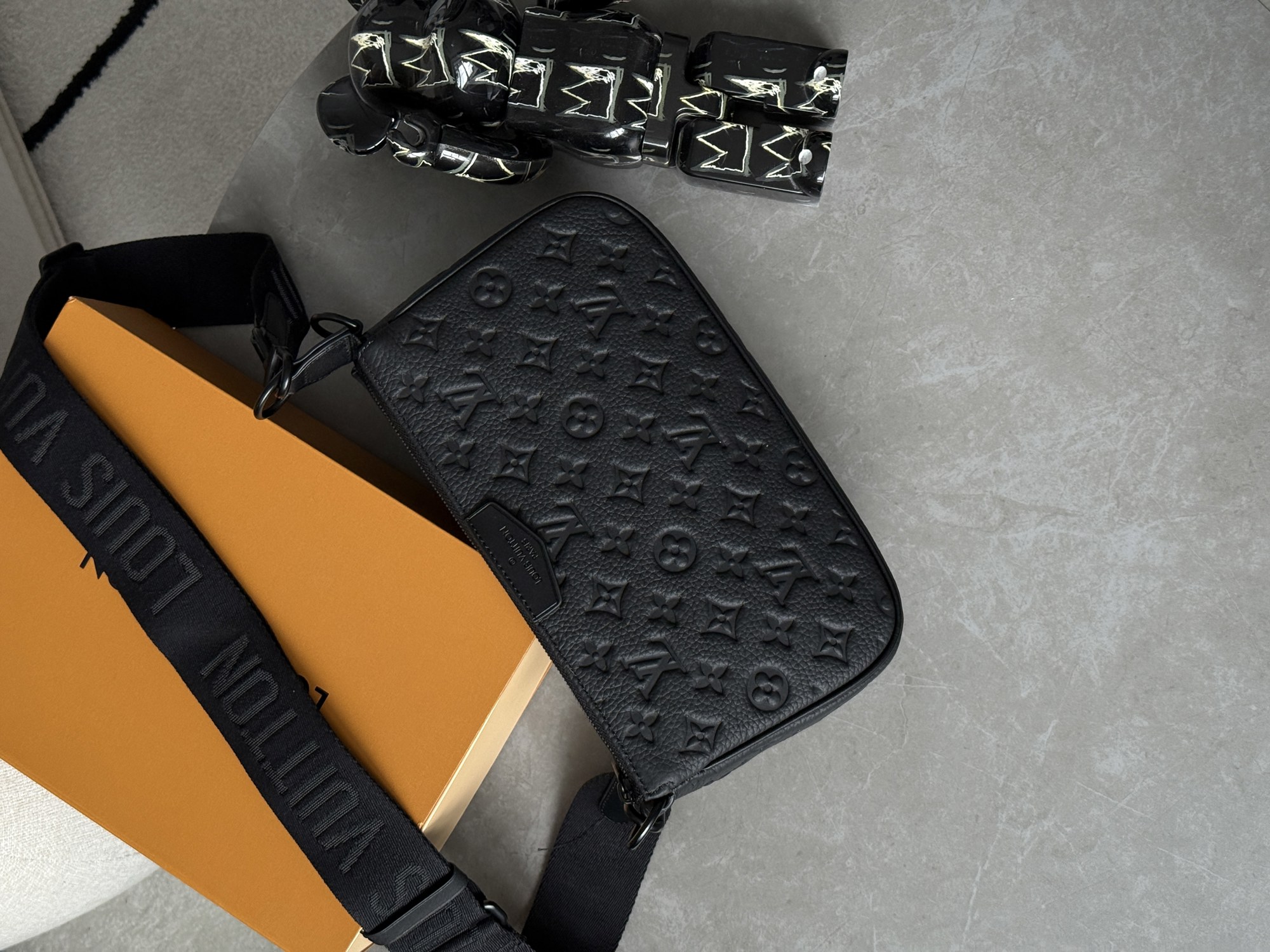 Louis Vuitton Pochette Accessoire XL Monogram Embossed Leather - 14