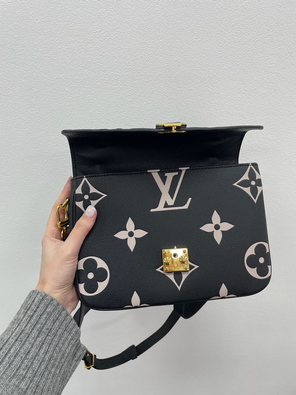 Louis Vuitton Pochette M?tis Black &amp; Beige Monogram Empreinte Giant - 16