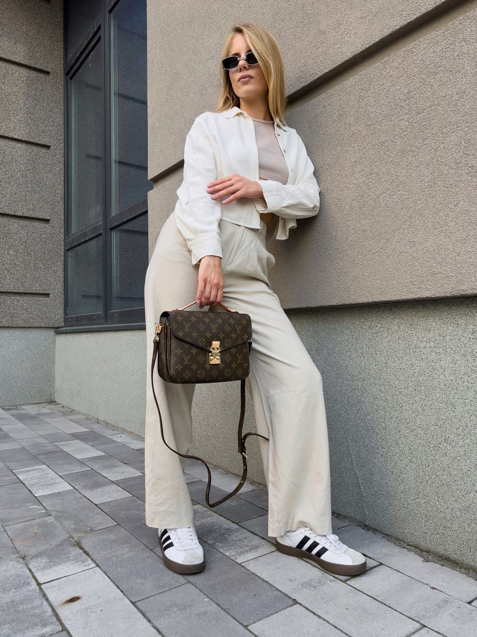 Louis Vuitton Pochette Métis Brown Monogram Coated Canvas Gold - 13