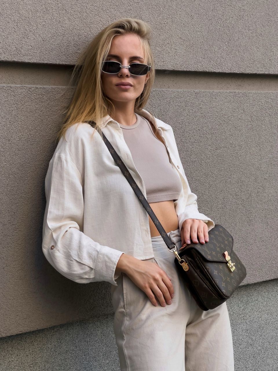 Louis Vuitton Pochette Métis Brown Monogram Coated Canvas Gold - 14