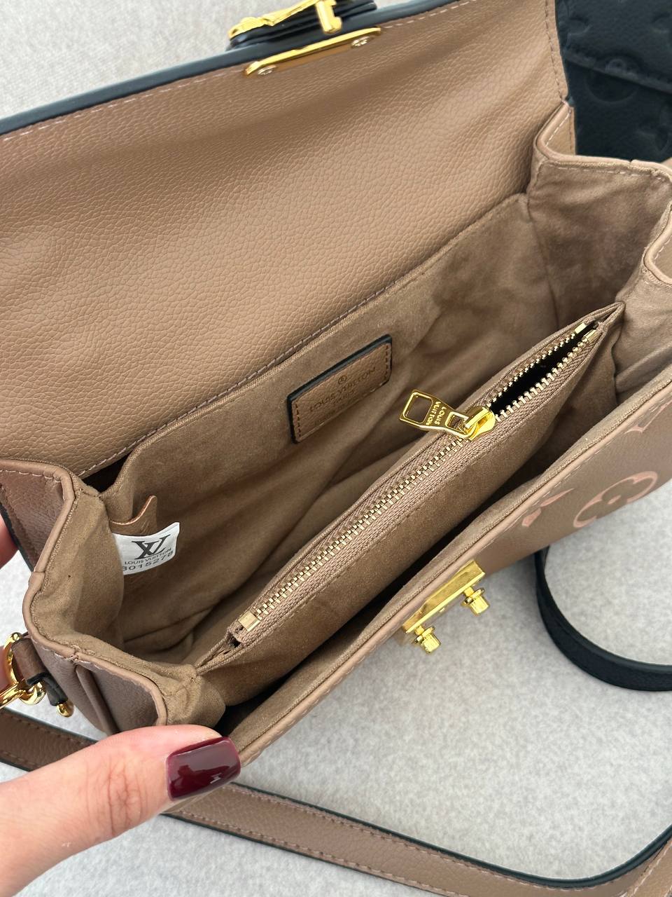 Louis Vuitton Pochette Métis East West Bag Beige - 4