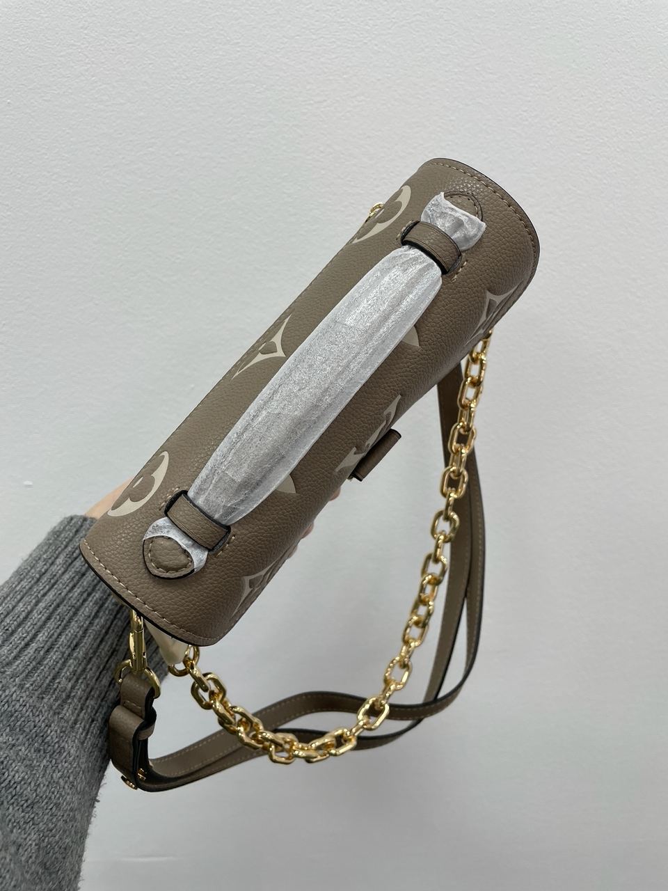 Louis Vuitton Pochette M?tis East West Bag Beige - 13