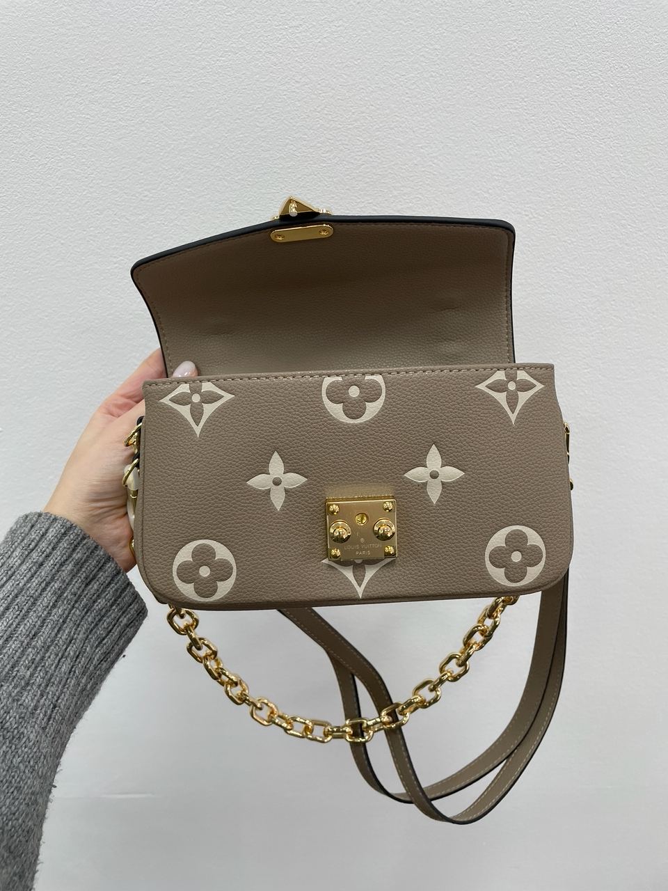 Louis Vuitton Pochette M?tis East West Bag Beige - 14