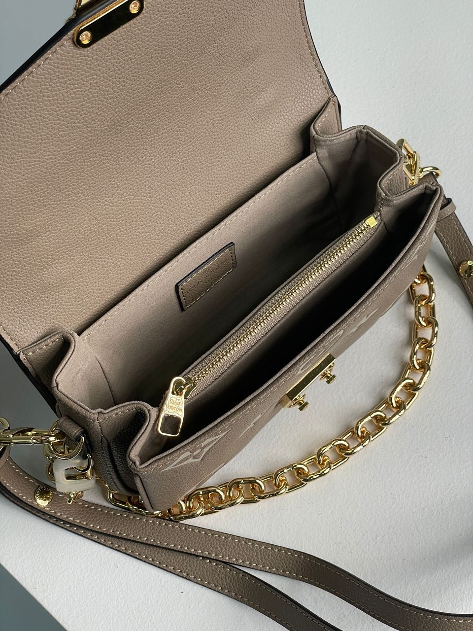 Louis Vuitton Pochette M?tis East West Bag Beige - 16