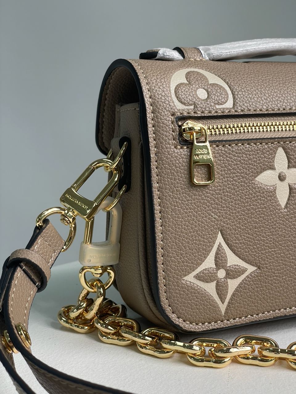 Louis Vuitton Pochette M?tis East West Bag Beige - 9