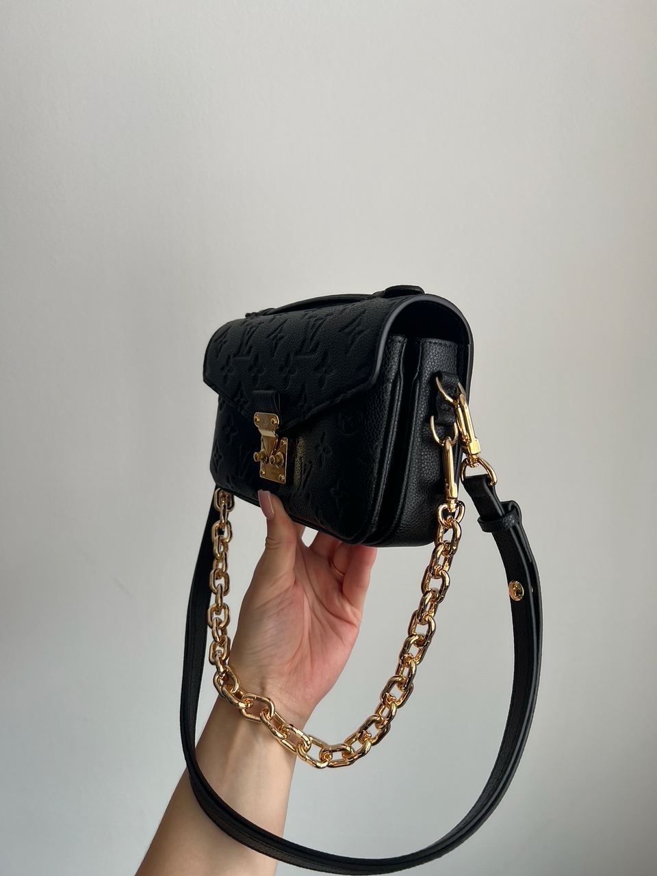 Louis Vuitton Pochette M?tis East West Bag Black - 3
