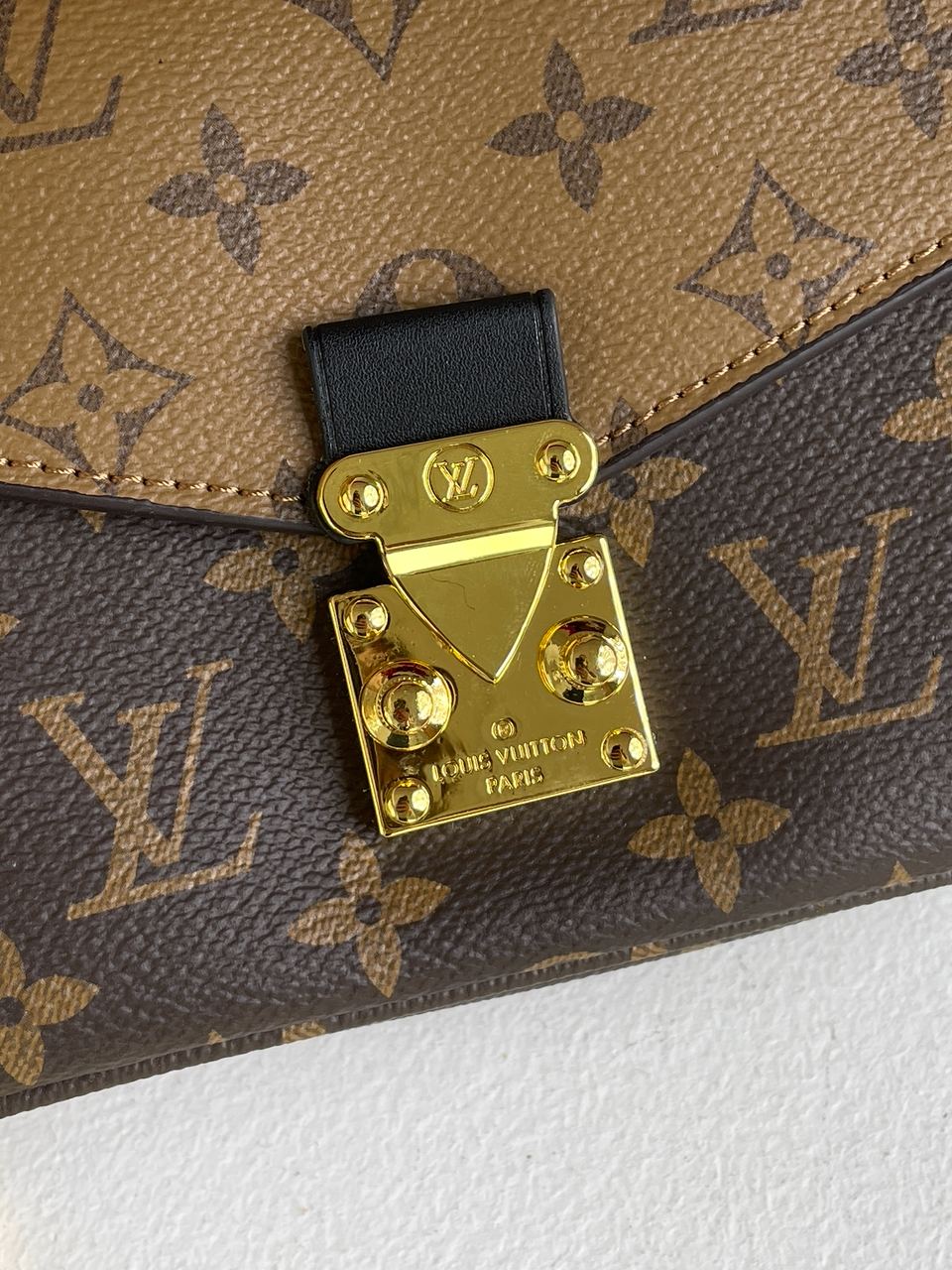 Louis Vuitton Pochette M?tis East West Bag - 6