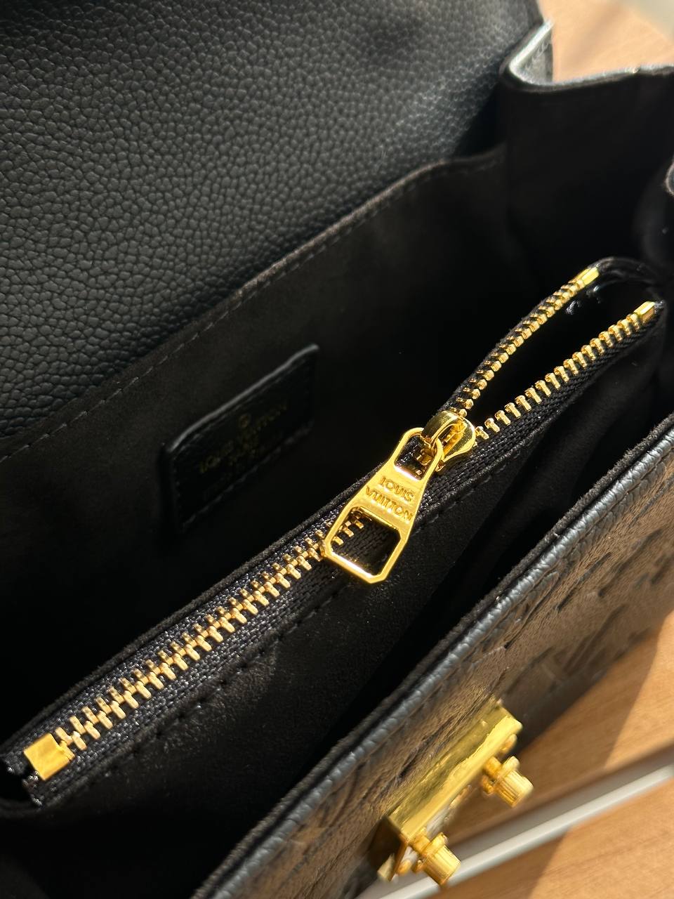 Louis Vuitton Pochette Métis In Black Empreinte leather - 7
