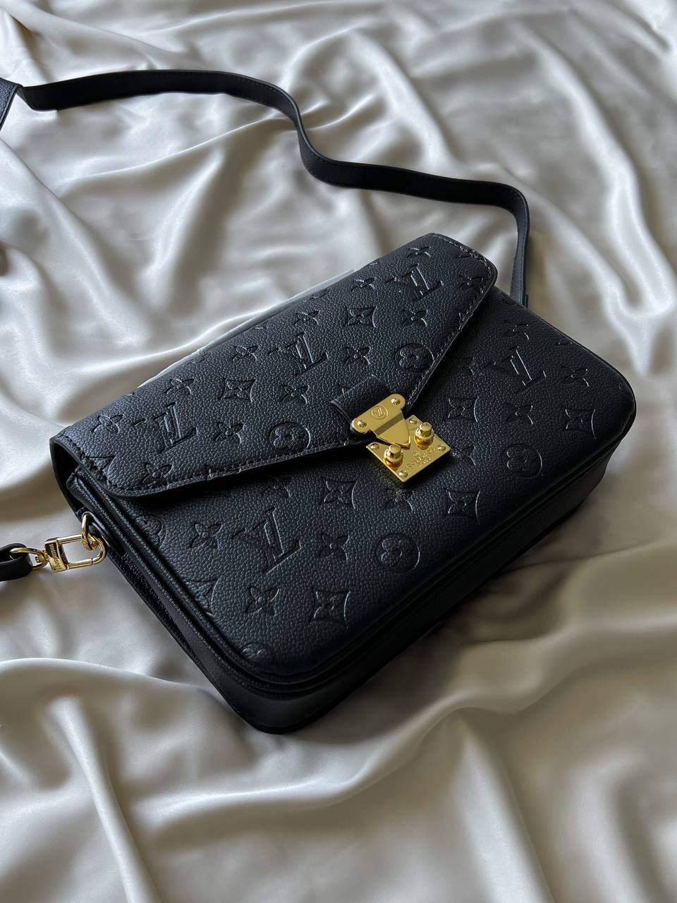 Louis Vuitton Pochette Metis Black Monogram Empreinte Leather - 3