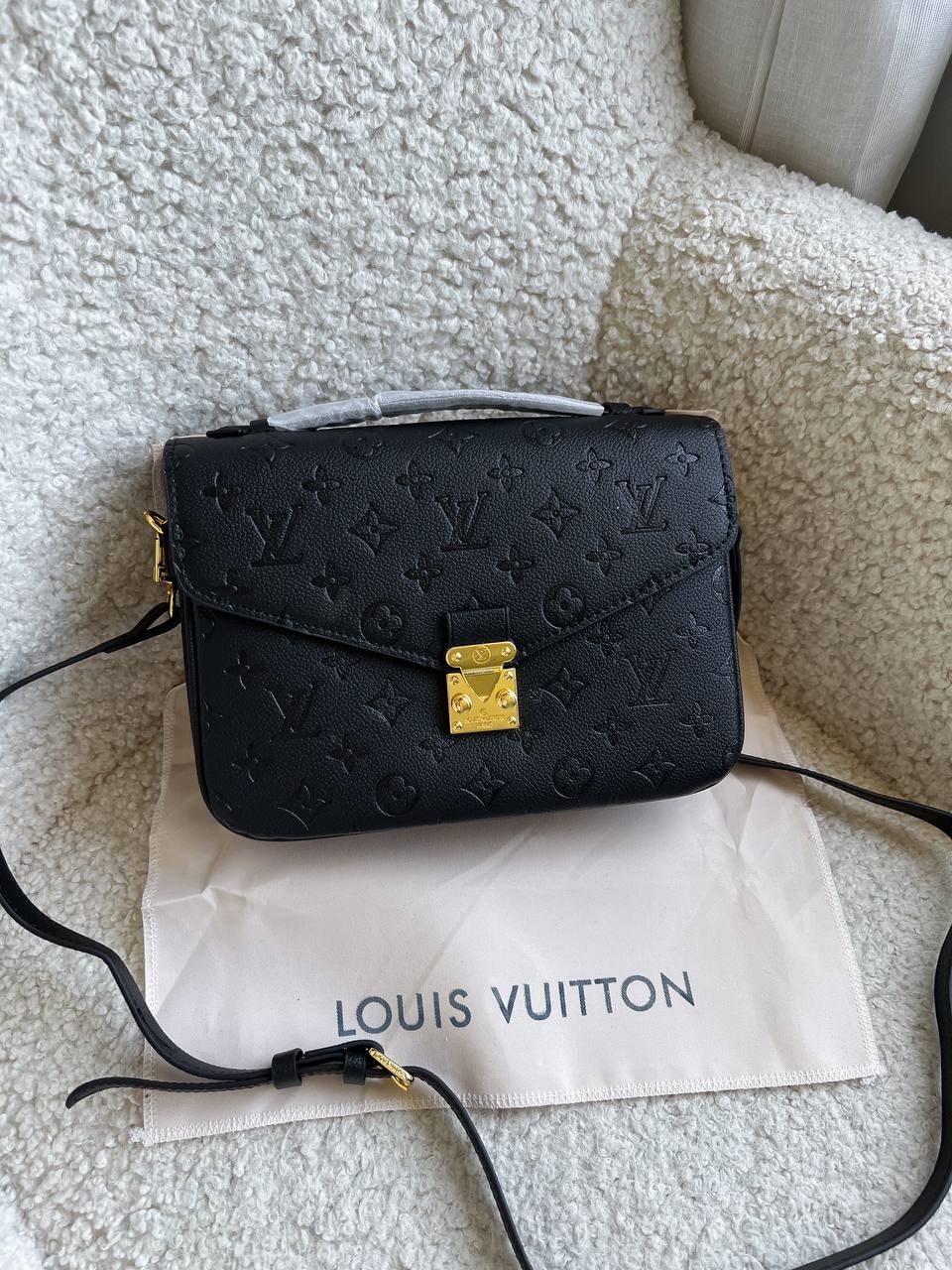 Louis Vuitton Pochette Metis Black Monogram Empreinte Leather - 4