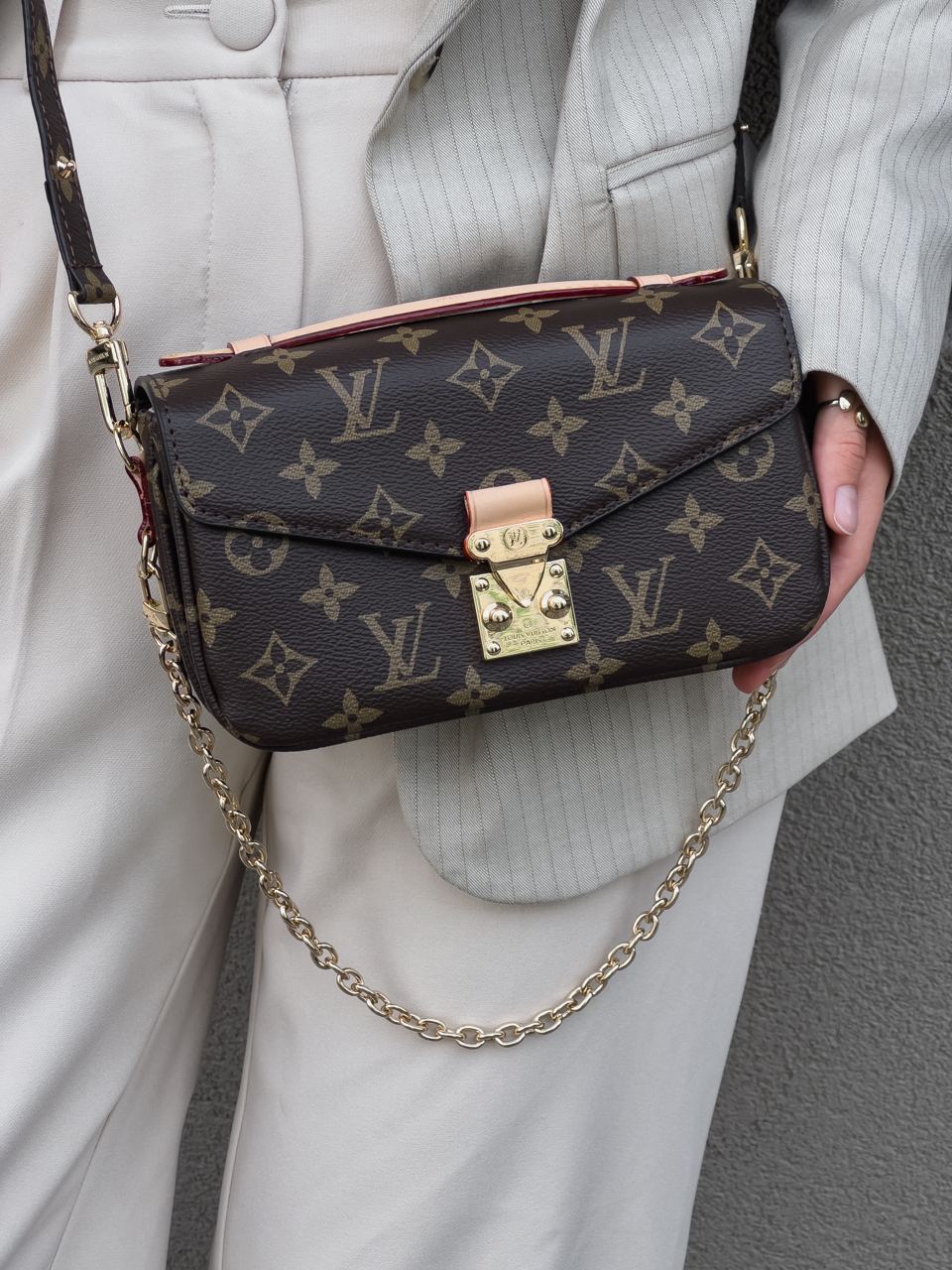 Louis Vuitton Pochette Metis East West - 3