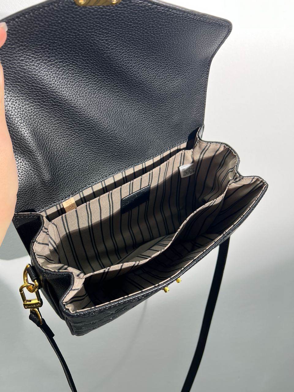 Louis Vuitton Pochette Metis Monogram Black - 25