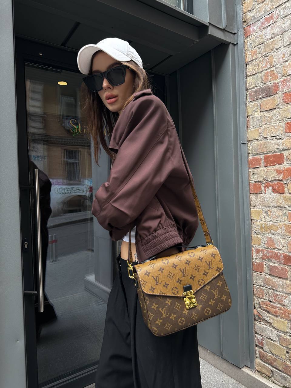 Louis Vuitton Pochette Metis Monogram - 3