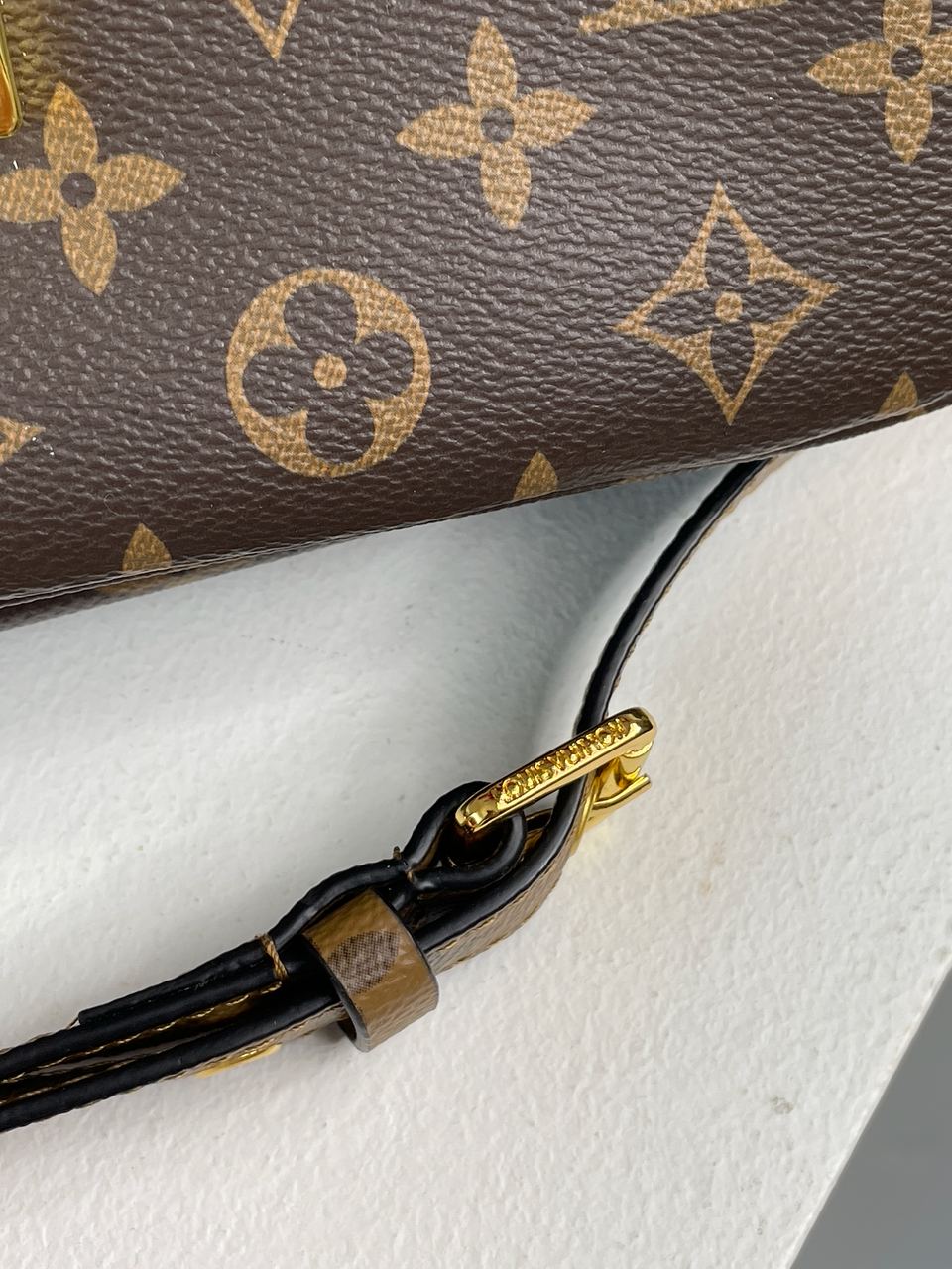 Louis Vuitton Pochette Metis Shoulder Bag Brown Leather Monogram Reverse Coated - 19