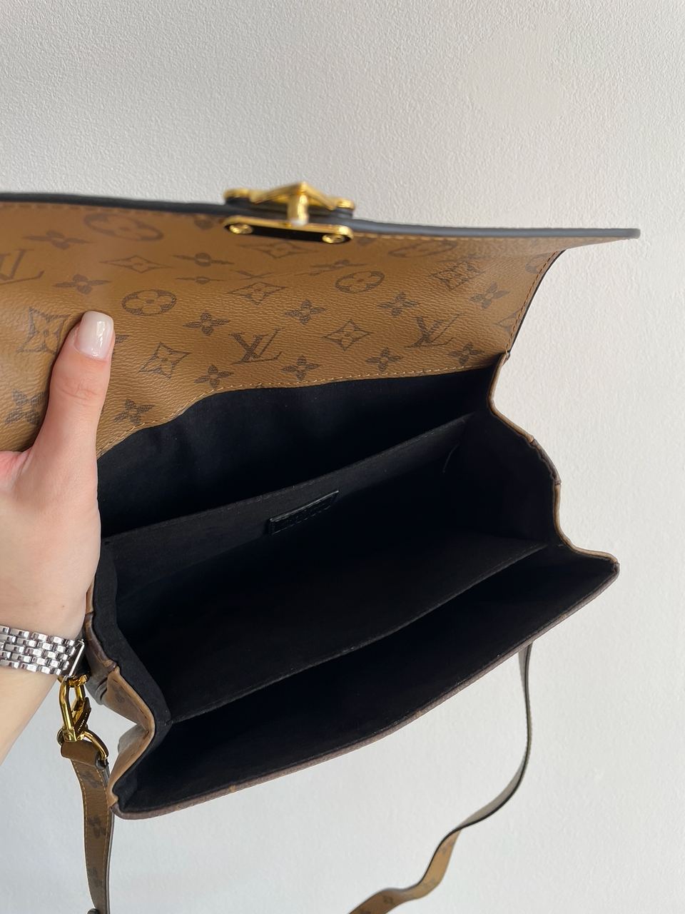 Louis Vuitton Pochette Metis Shoulder Bag Brown Leather Monogram Reverse Coated - 22