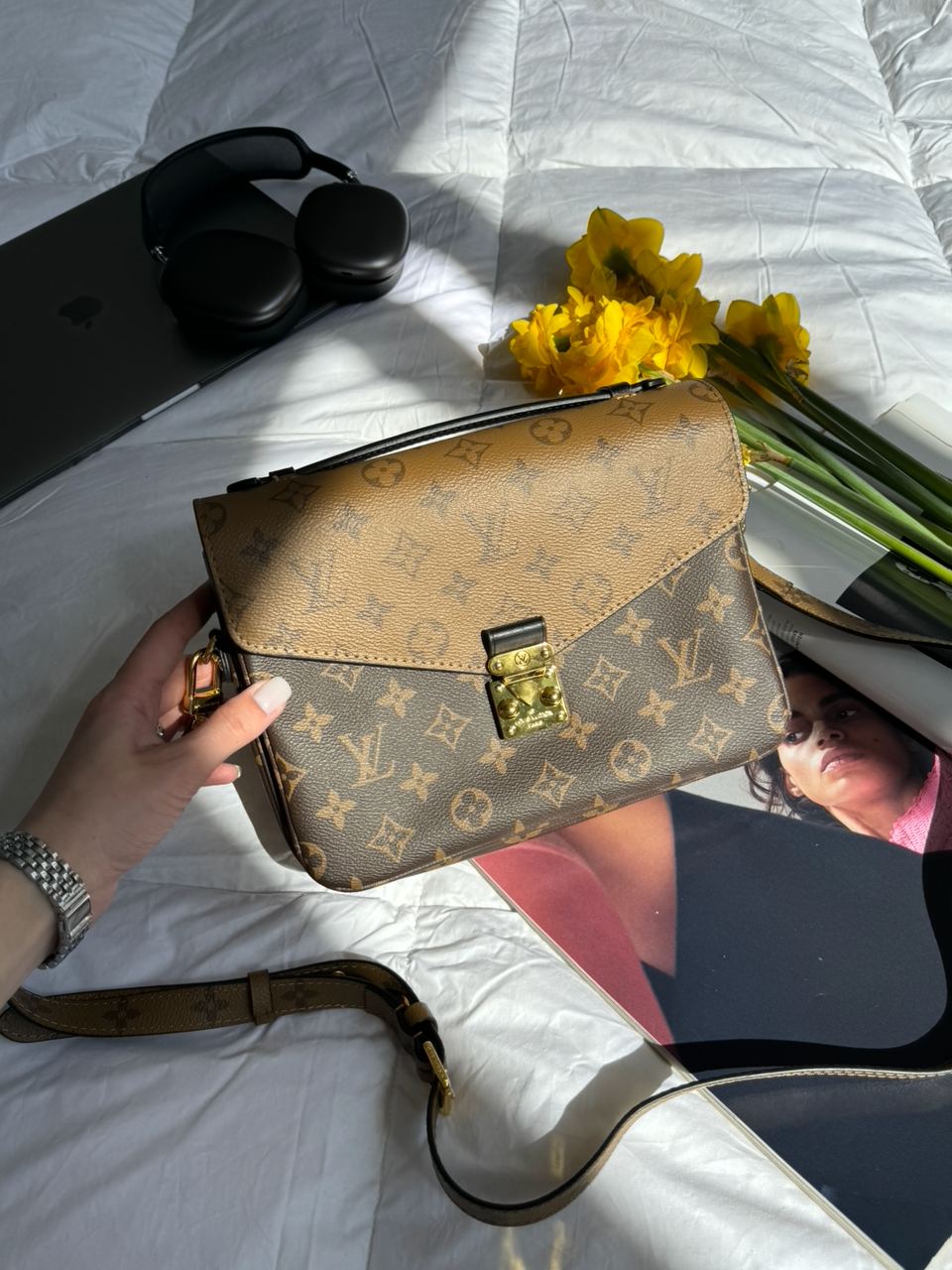 Louis Vuitton Pochette Metis Shoulder Bag Brown Leather Monogram Reverse Coated - 3