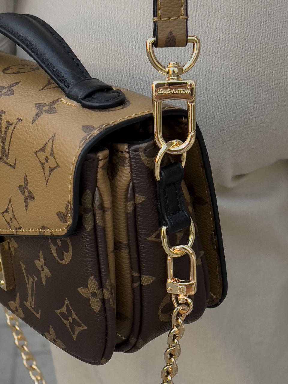 Louis Vuitton Pochette Metis - 19
