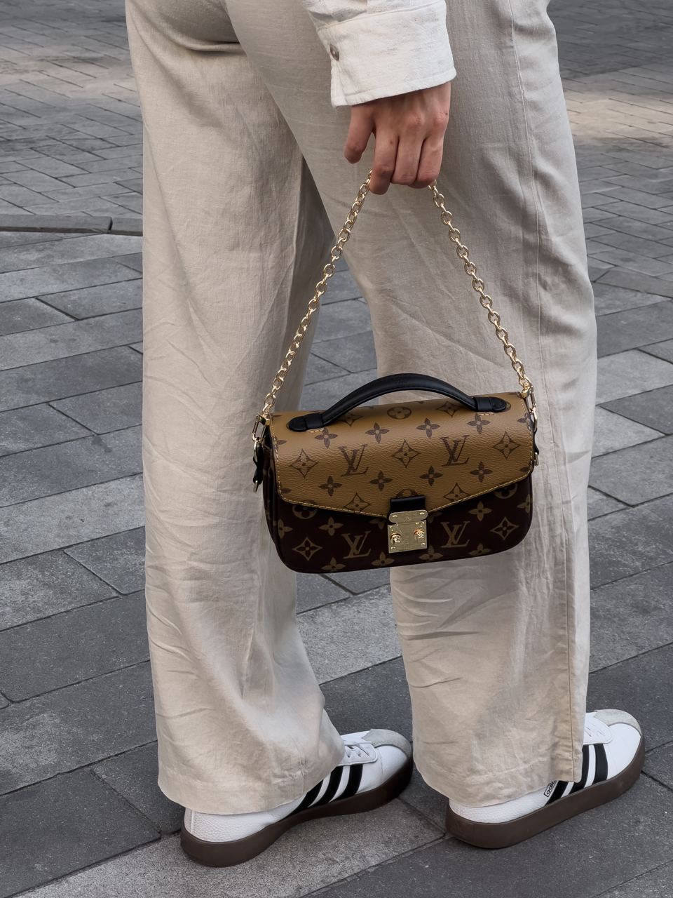 Louis Vuitton Pochette Metis - 4