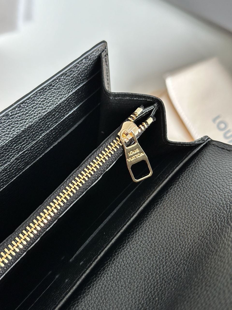 Louis Vuitton Sarah Wallet Black - 11