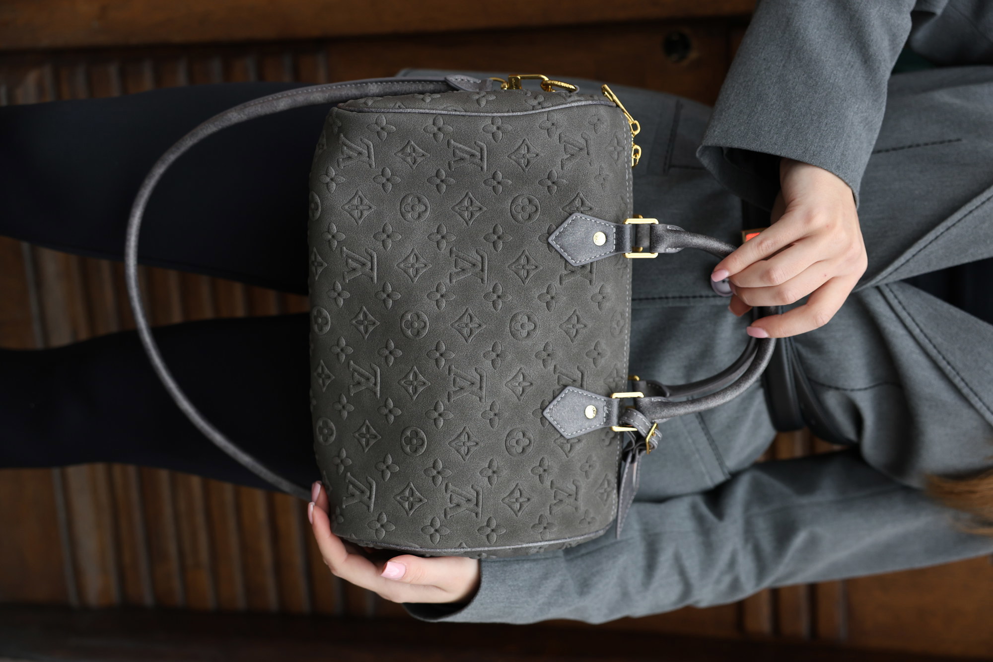 Louis Vuitton Speedy Bandoulière 30 Grey Suede - 9