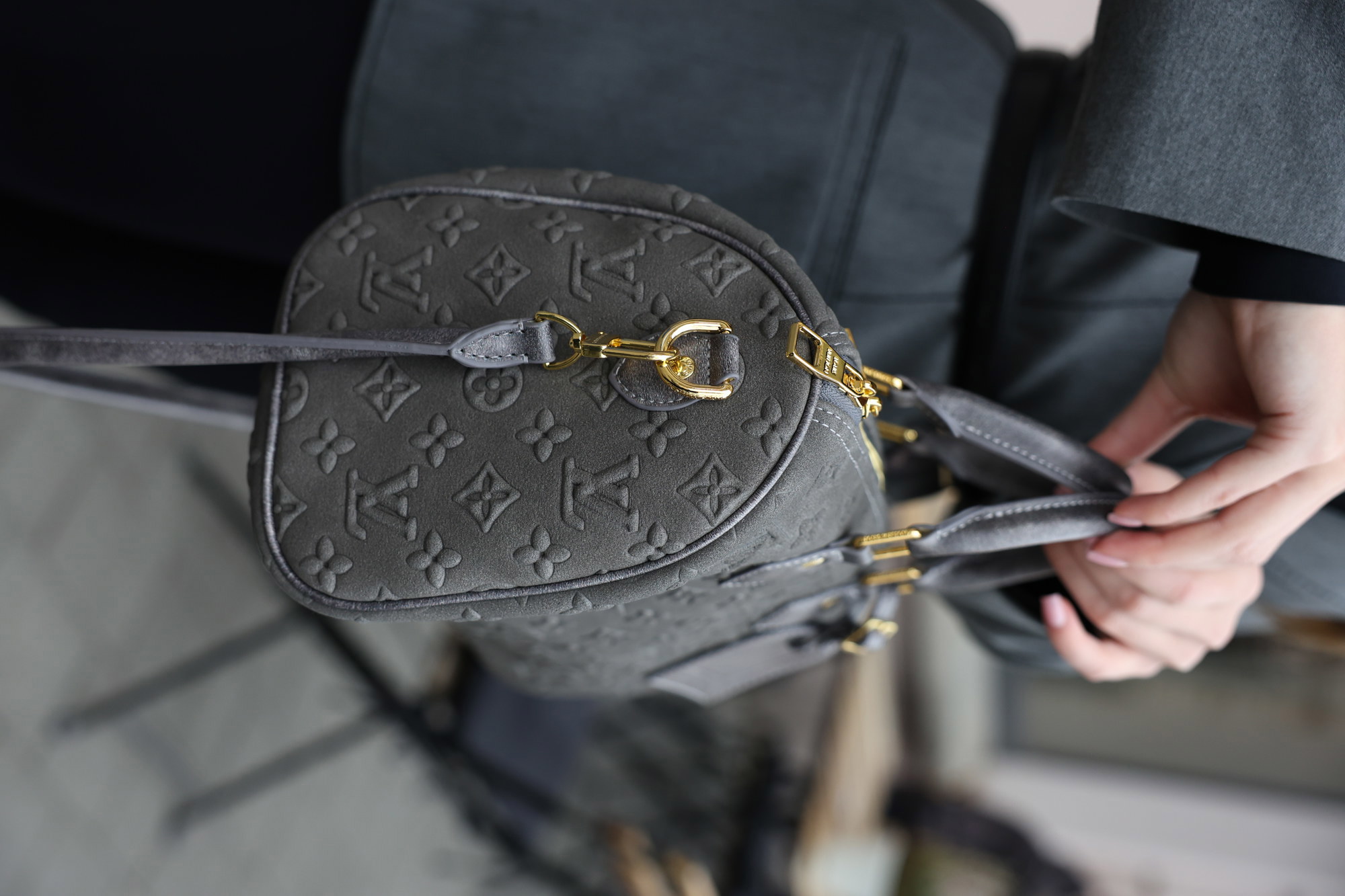 Louis Vuitton Speedy Bandoulière 30 Grey Suede - 10