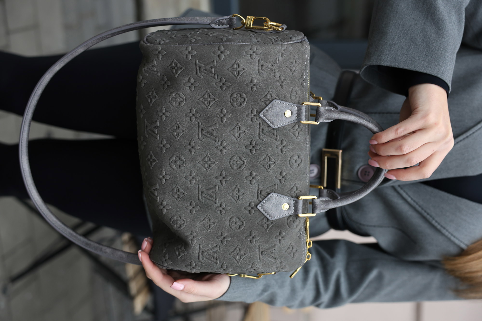 Louis Vuitton Speedy Bandoulière 30 Grey Suede - 8