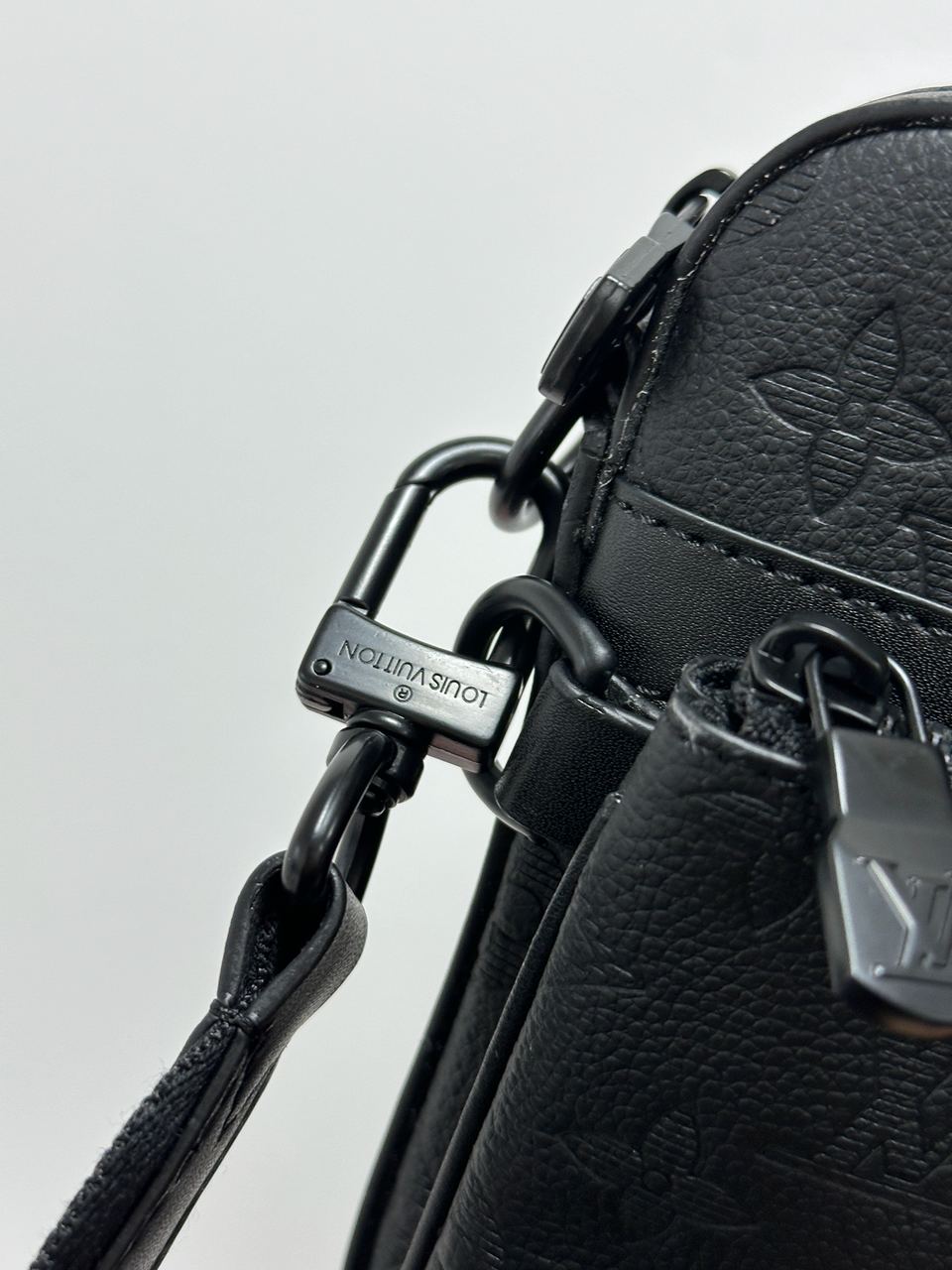 Louis Vuitton Trio Messenger Black Embossing Leather - 10