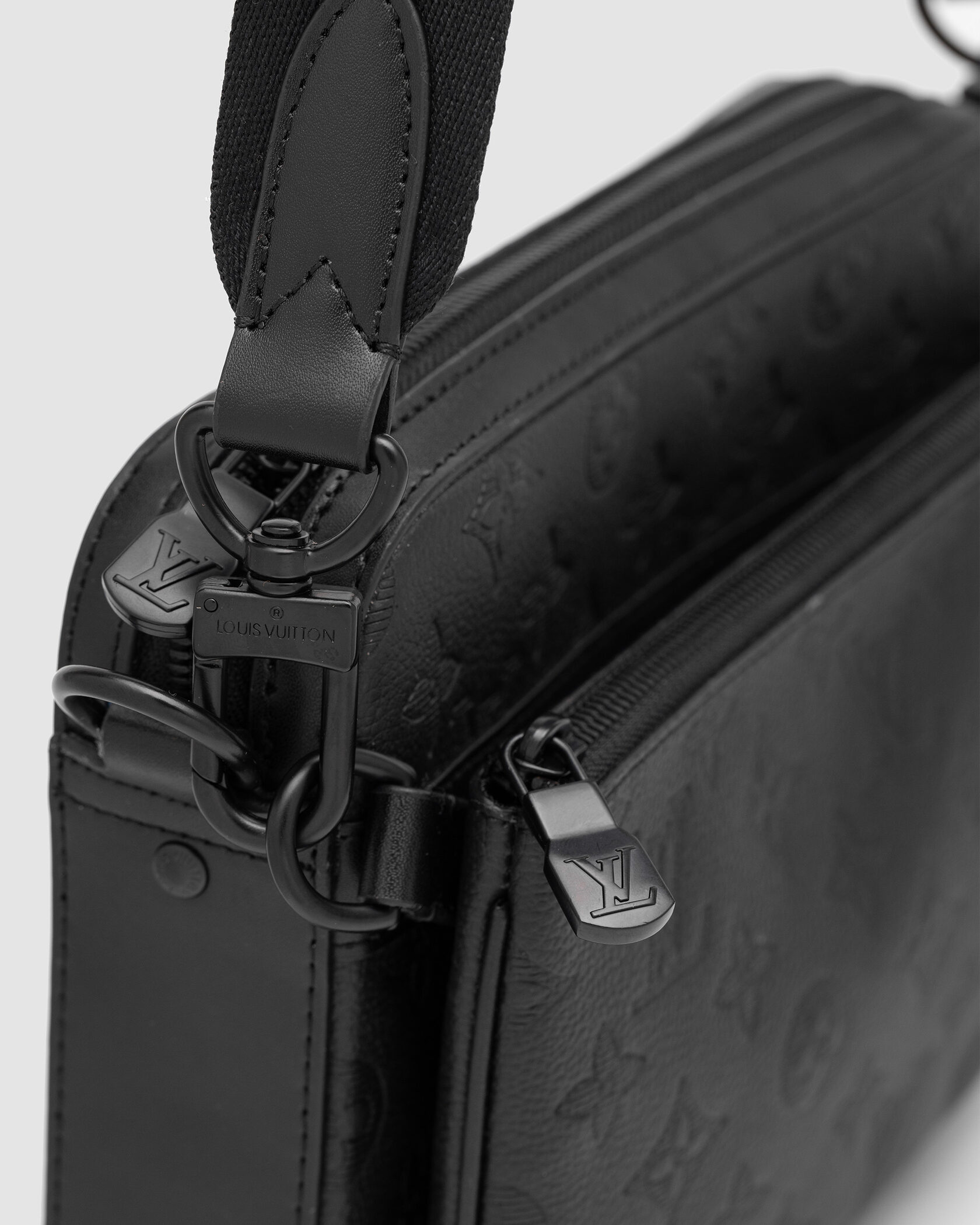 Louis Vuitton Trio Messenger Black Embossing Leather - 9