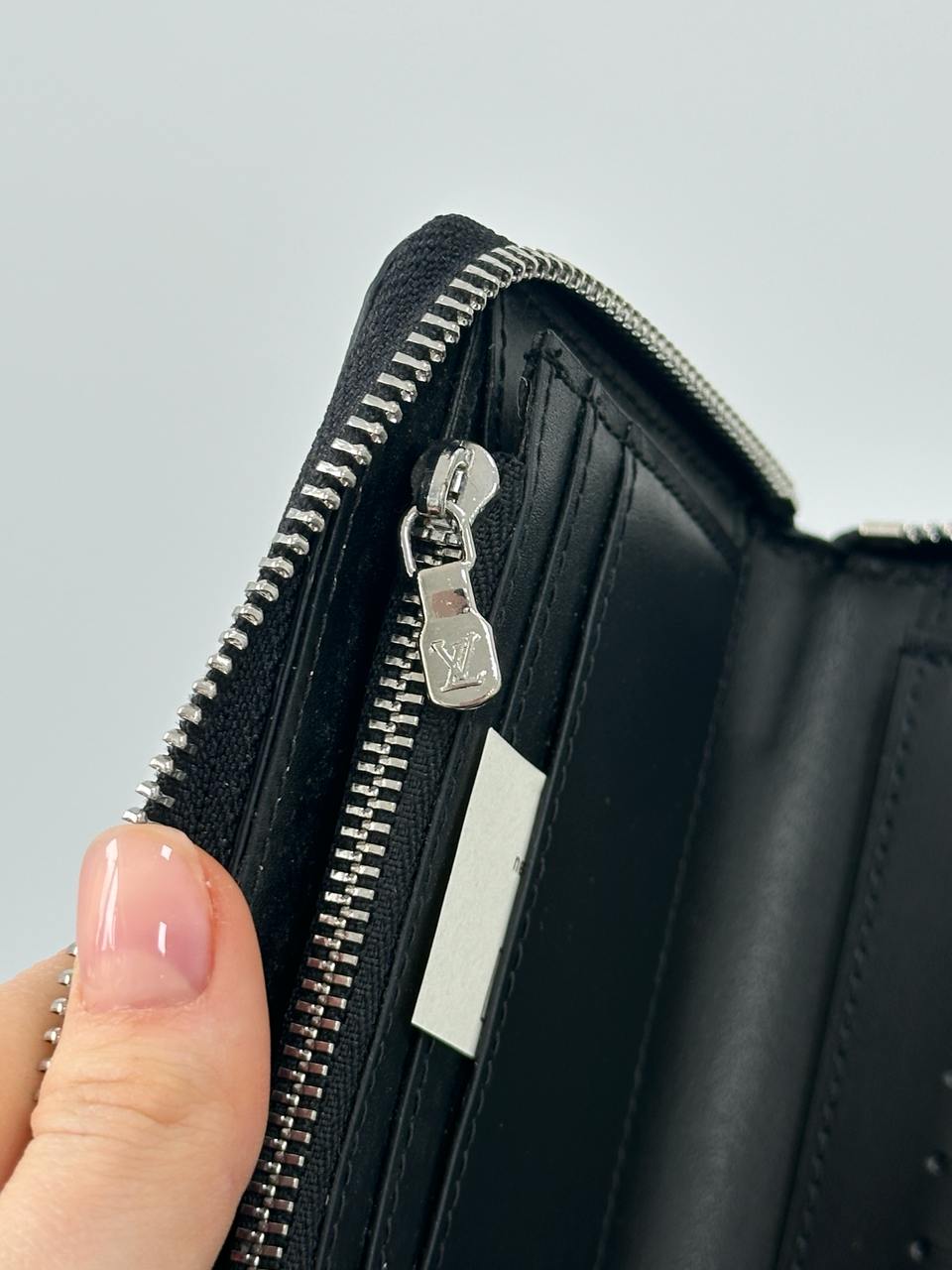 Louis Vuitton Zippy Taurillon Shadow Black - 12