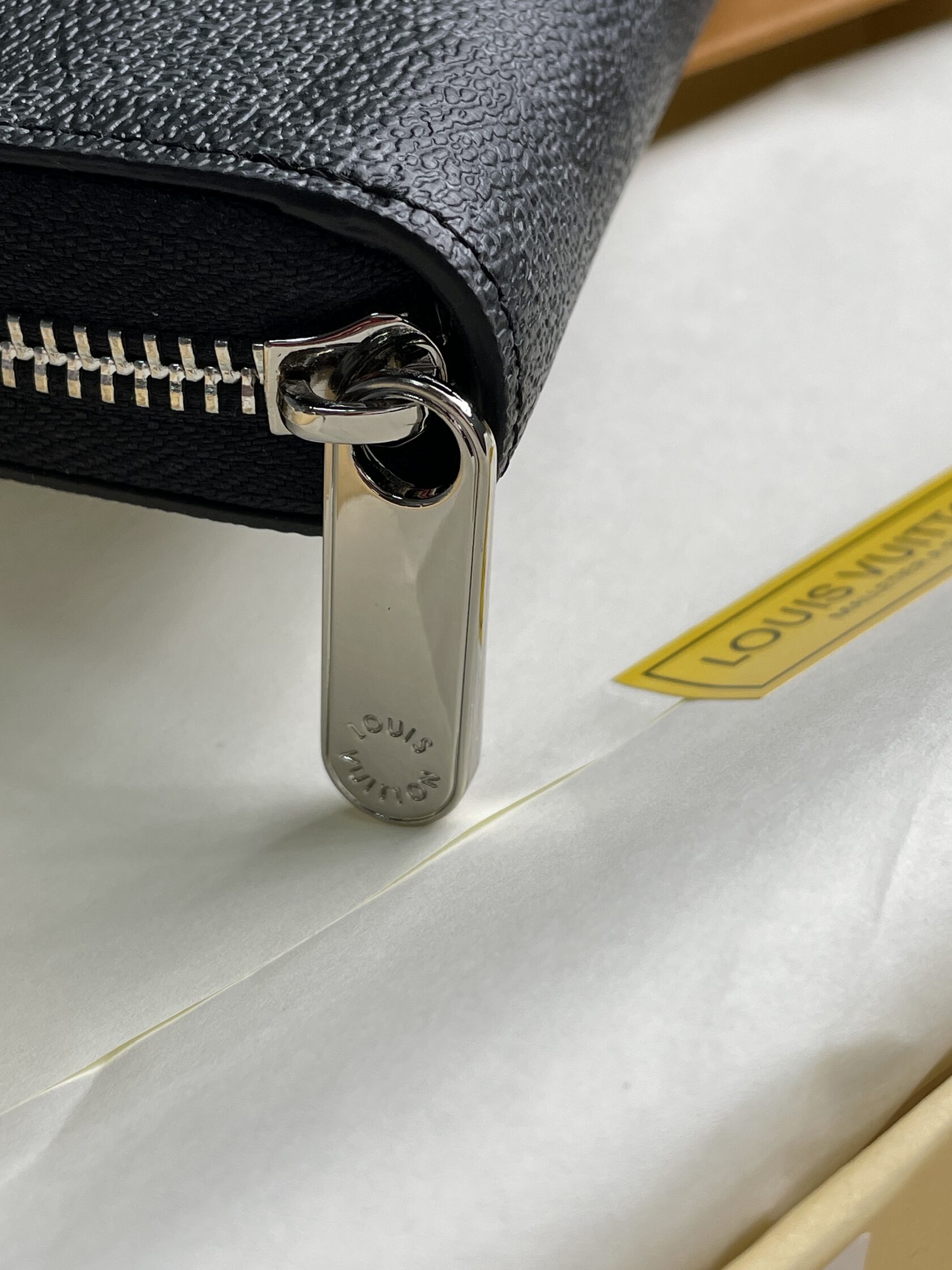 Louis Vuitton Zippy Wallet Damier Grey - 12