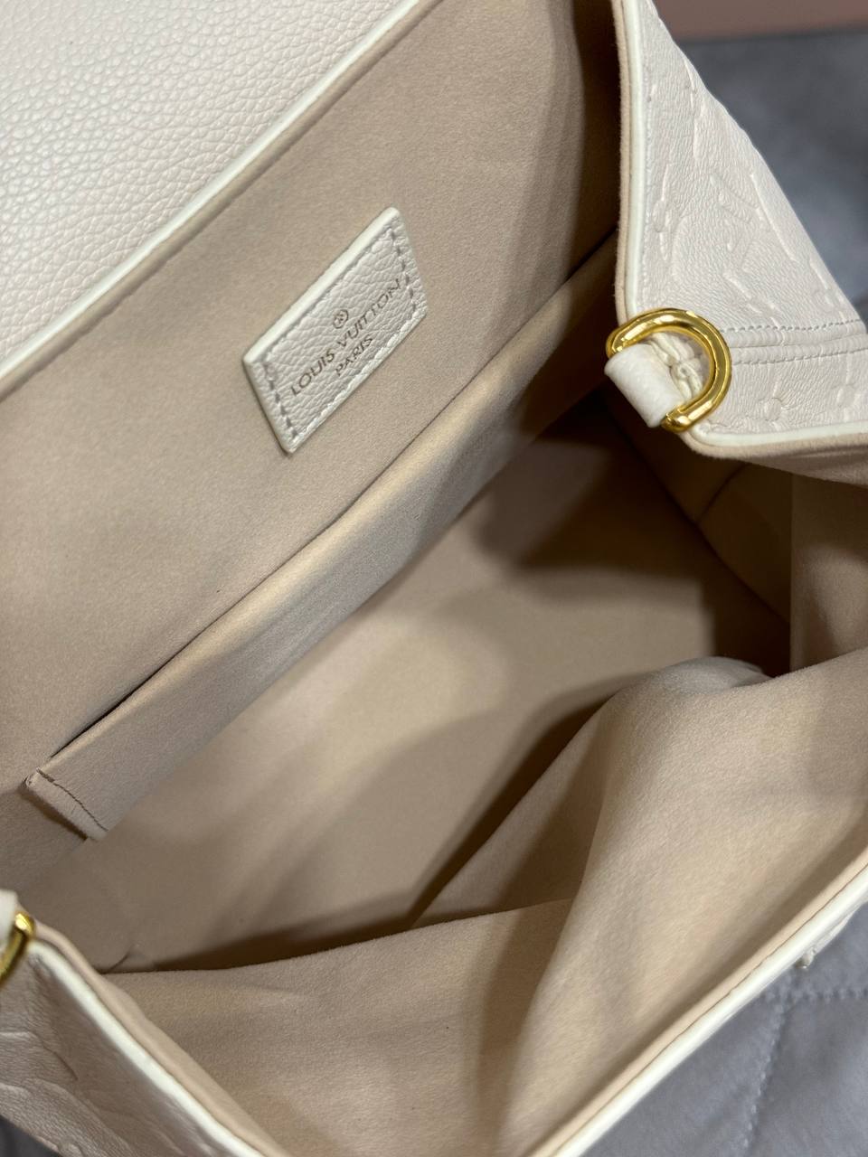 Louis Vutton backup Monogram Empreinte In White - 4