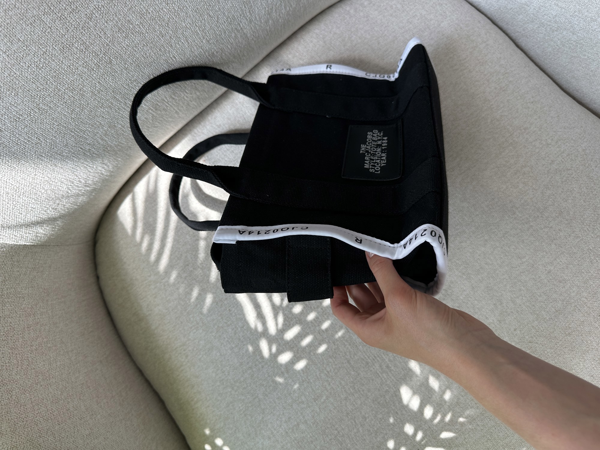 Marc Jacobs Small Tote Bag Black - 14