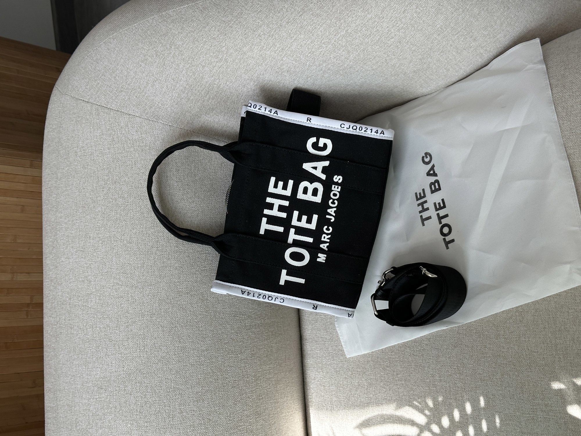 Marc Jacobs Small Tote Bag Black - 6