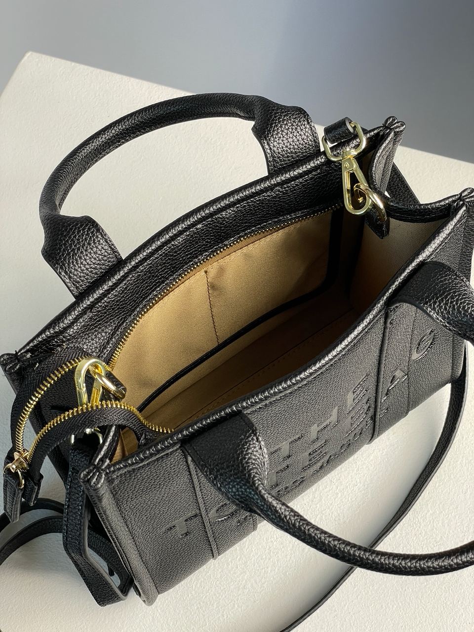 Marc Jacobs The Leather Small Tote Bag - 20