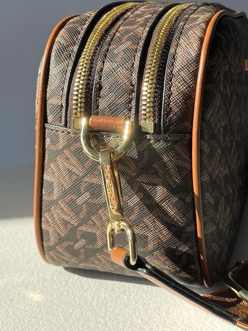 Michael Kors Camera Bag Brown - 19