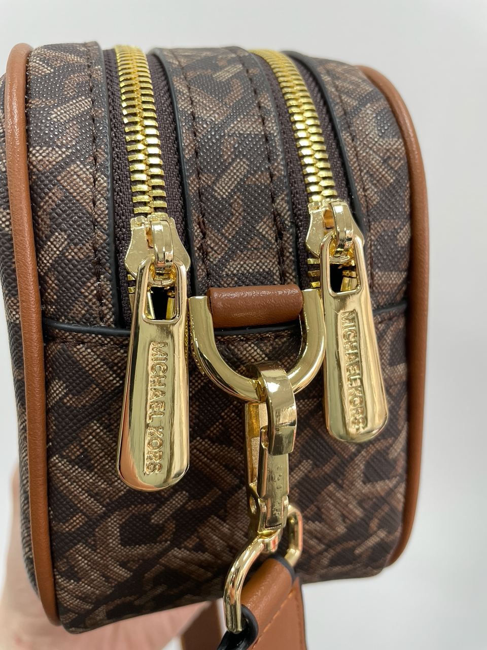 Michael Kors Camera Bag Brown - 22