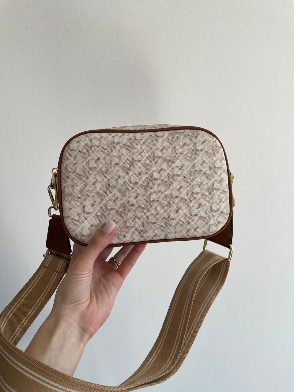 Michael Kors Camera Bag Ivory - 17