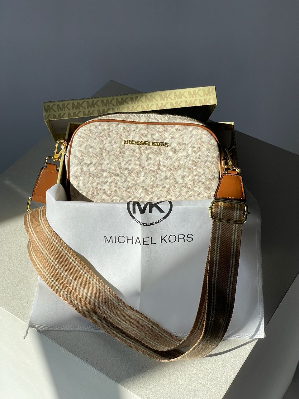 Michael Kors Camera Bag Ivory - 2