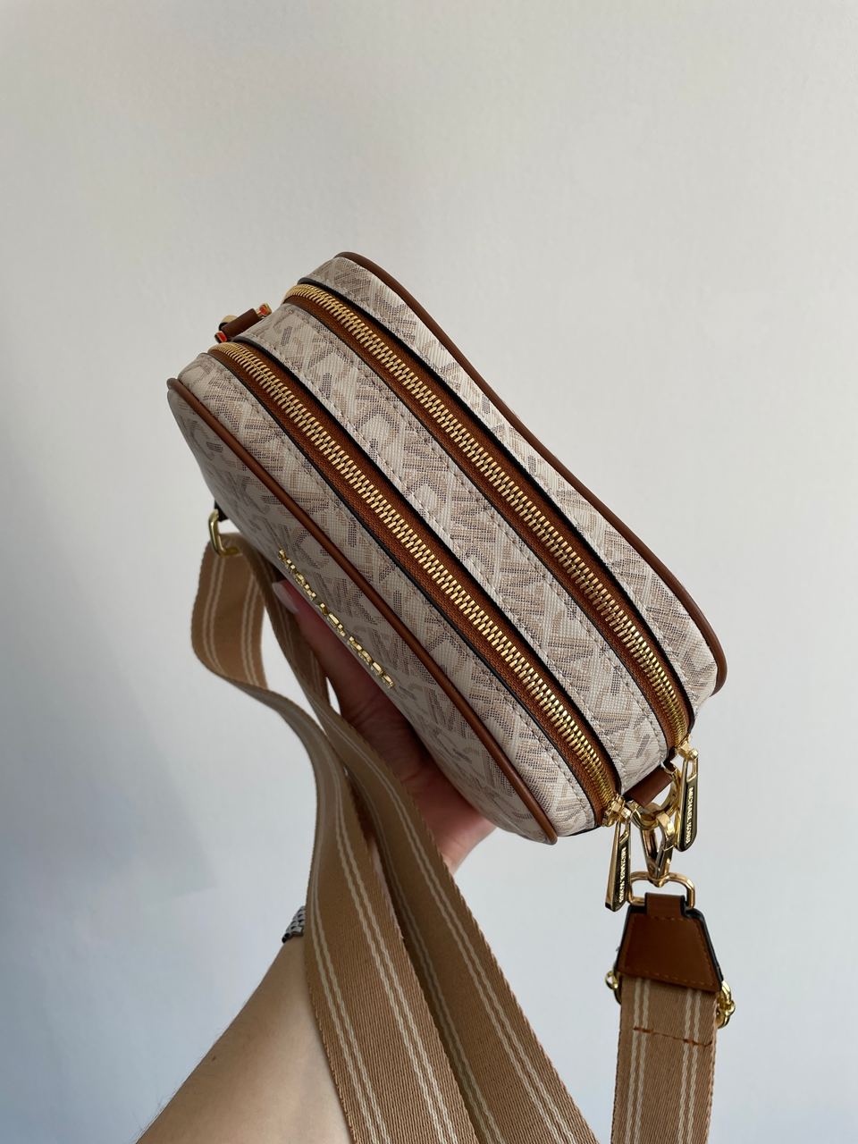 Michael Kors Camera Bag Ivory - 23