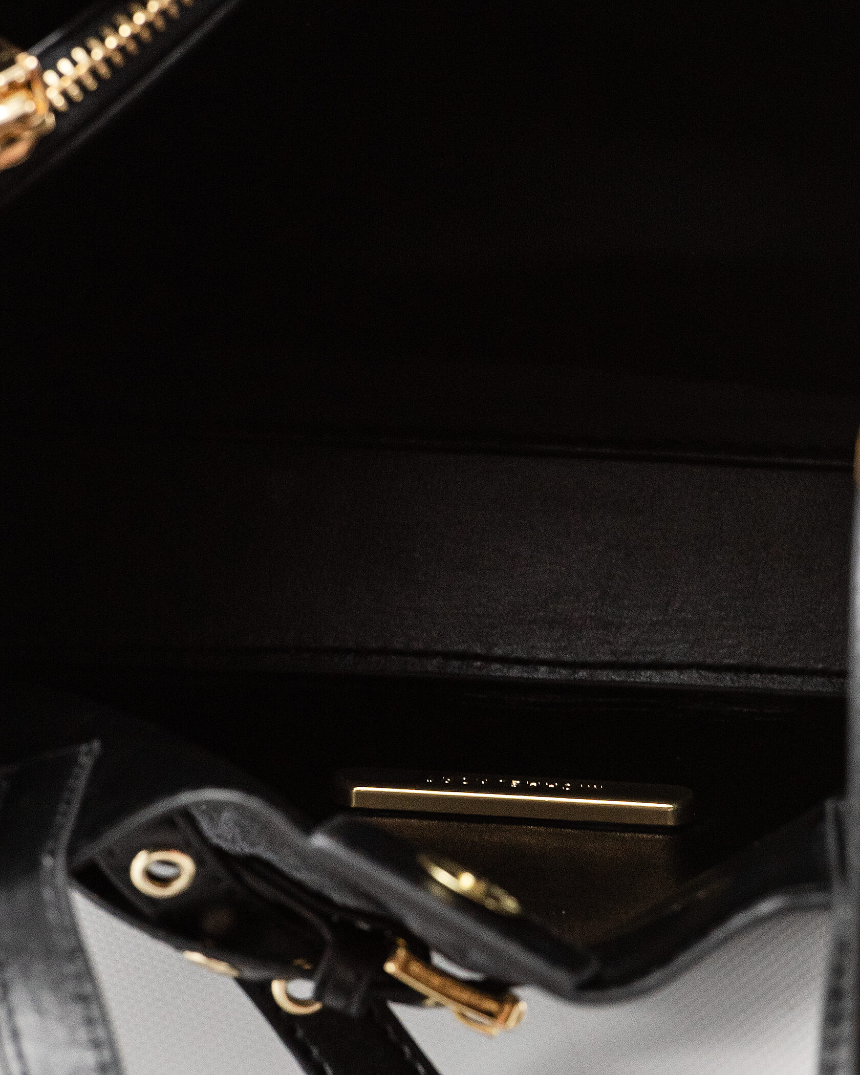 Michael Kors Emilia Small Signature - 16