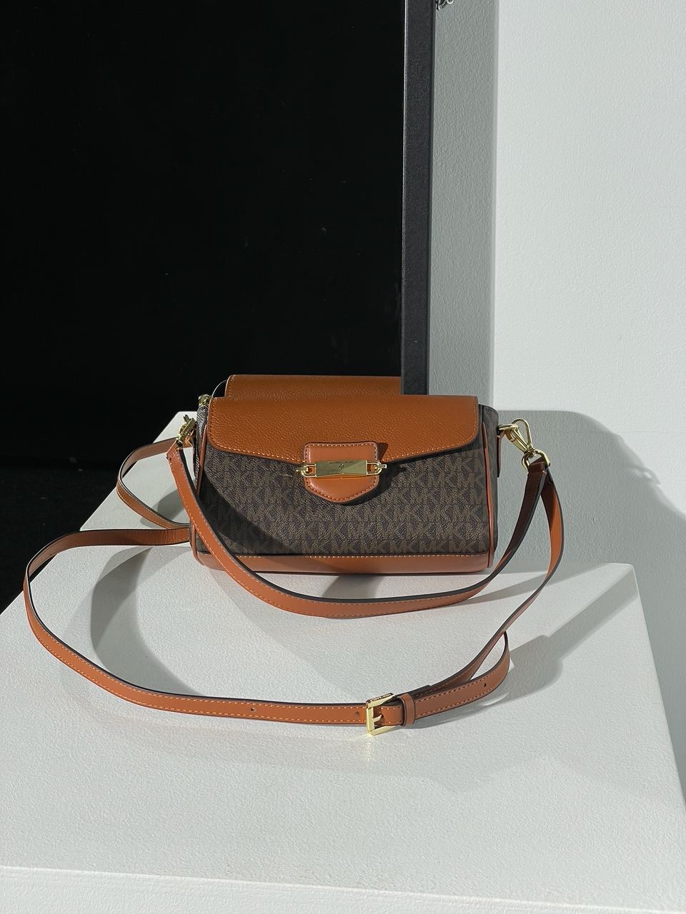 Michael Kors Fleur Small Convertible Crossbody Bag Brown - 8