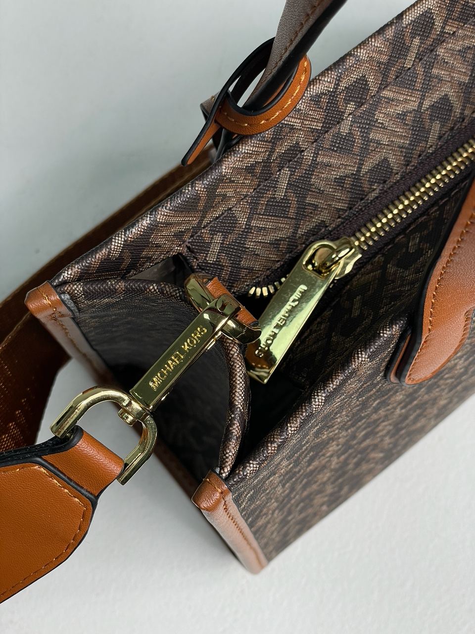 Michael Kors GIGI LG Grab Tote Brown - 24