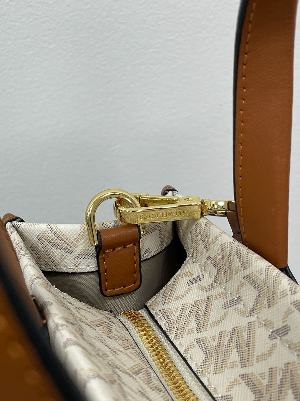 Michael Kors GIGI LG Grab Tote Ivory - 23