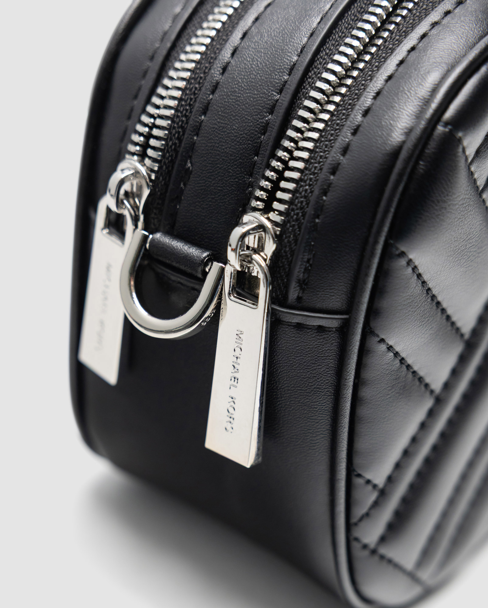 Michael Kors Jet Set Charm Small Quilted Camera Crossbody Bag B - 5