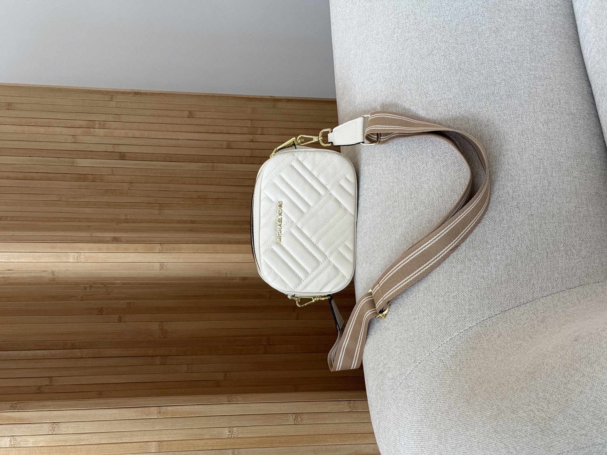 Michael Kors Jet Set Charm Small Quilted Camera Crossbody Bag C - 12