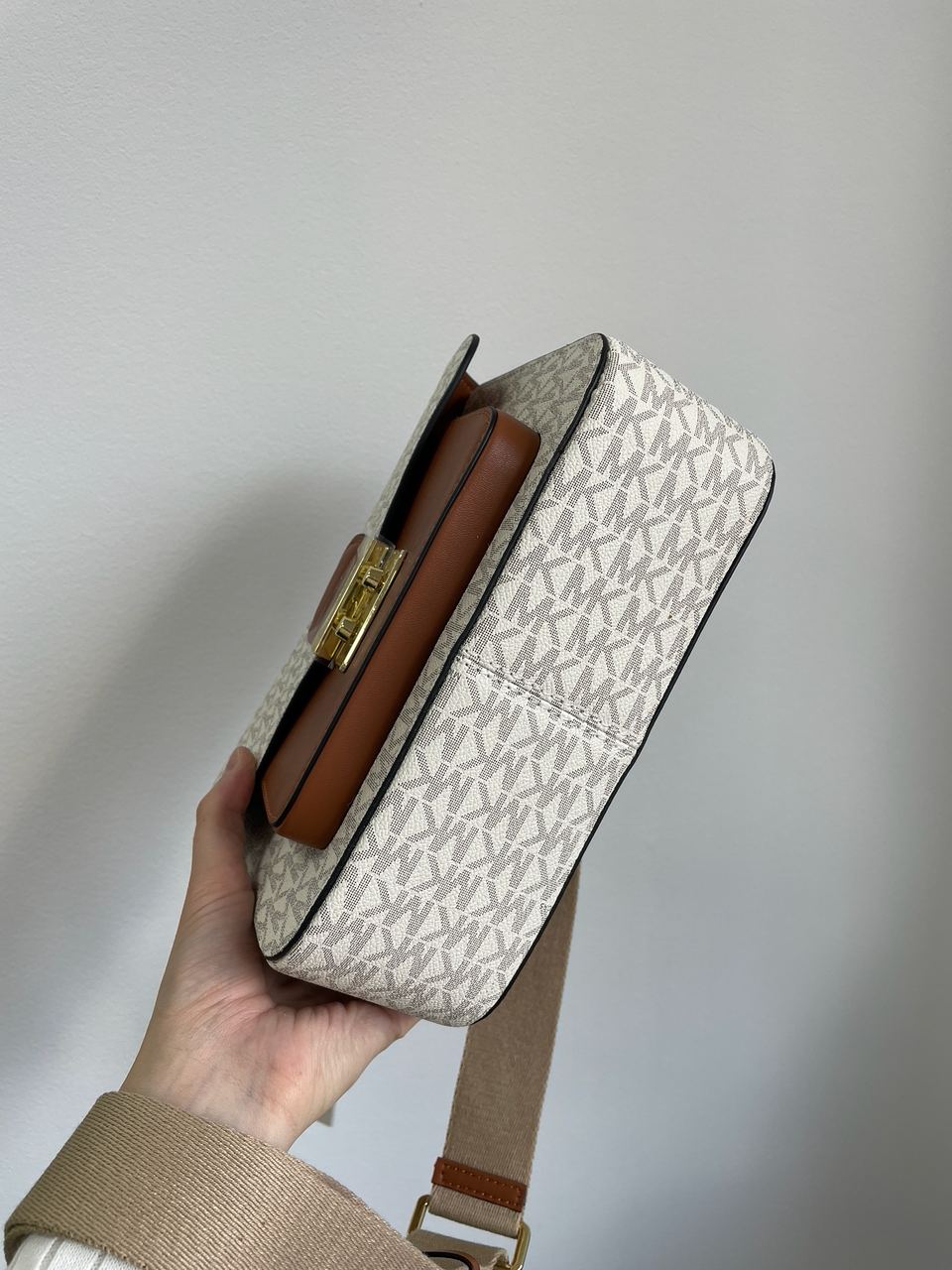 Michael Kors Sloan Editor Medium Bag Cream - 19